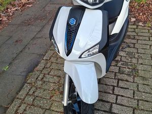 PIAGGIO LIBERTY S 2025 WIE NEU NUR 500KM 49 CCM 2,2KW