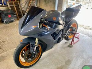 YAMAHA R1 2003 DE PISTE