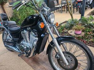 ② SUZUKI INTRUDER 600