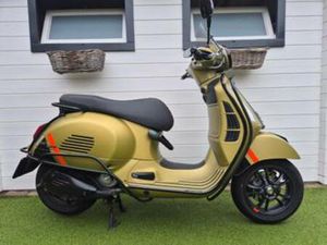 VESPA GTS300 GTS 300 SUPERSPORT HPE NIEUWSTAAT BJ 2023 — SCOOTERS | VESPA — MARKTPLAATS