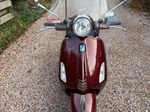 VESPA PIMAVERA BROM SCOOTER BORDEAUX ROOD — SCOOTERS | VESPA — MARKTPLAATS