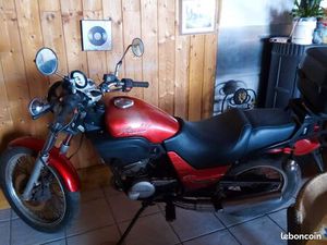 LOT MOTOS CAGIVA 125 ROADSTER ET APRILIA 125 RED ROSE