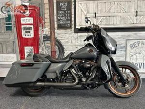HARLEY-DAVIDSON STREET GLIDE FLHX (BJ 2016) — MOTOREN | HARLEY-DAVIDSON — MARKTPLAATS
