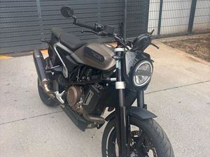 HUSQVARNA SVARTPILEN 701