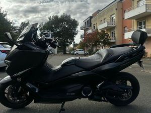 YAMAHA T-MAX SX 2017 – ÉTAT IRRÉPROCHABLE
