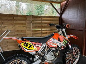 MOTO CROSS KTM 525
