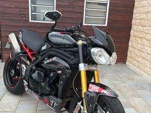 TRIUMPH SPEED TRIPLE R 1050