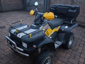 QUAD POLARIS TRAIL BOSS 330 CON CARRELLO