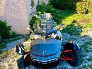CAN AM SPYDER ÉCHANGE POSSIBLE