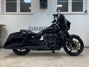 HARLEY DAVIDSON STREET E GLIDE ROAD GLIDE 6.5 GT ALL IN BLACK M8