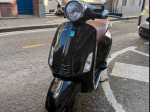 VESPA PRIMAVERA NOIR