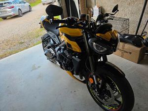 TRIUMPH STEET TRIPLE 765RS