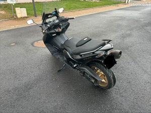 SUPERBE TMAX 530 BLACK MAX 2013 - OPTIONS + ENTRETIEN À JOUR