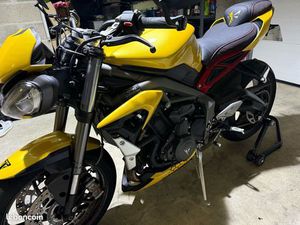 STREET TRIPLE 765 RS