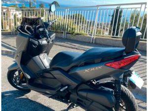 YAMAHA XMAX