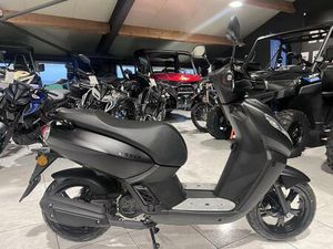 ② PEUGEOT KISBEE BLACK EDITION CL A 25 KM/H