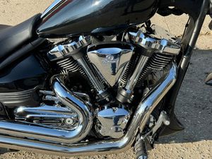 YAMAHA RAIDER 1900 →