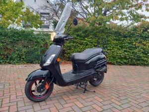 BOMVOLLE SYM FIDDLE 2 — SCOOTERS | SYM — MARKTPLAATS