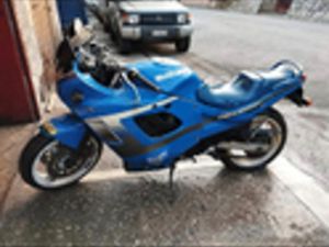 SUZUKI GSX 600F