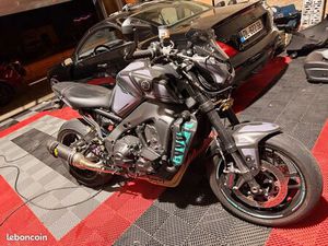 YAMAHA MT-09 2022 AVEC ACCESSOIRES PISTES