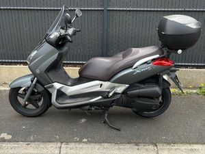 YAMAHA XMAX 125