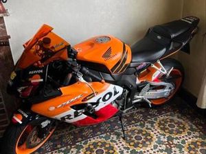 ② HONDA CBR 1000RR REPSOL
