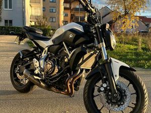YAMAHA MT07