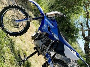 250 YZ 2017 EN PARFAIT ÉTAT AVEC LIGNE FMF+ LIGNE D’ORIGINE