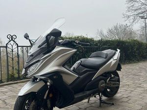 KYMCO AK 550