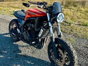 YAMAHA FAZER FZS 600 – 2001 – CAFÉ RACER