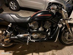 HARLEY DAVIDSON V-ROD