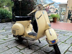 VESPA GL 150
