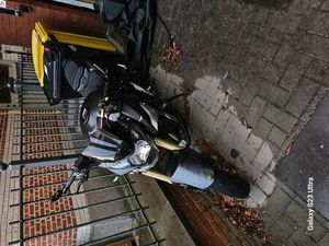 ② SUZUKI GSR 750 SPECIAL EDITION