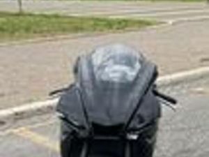 YAMAHA YZF R1 - 2024