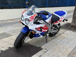 HONDA CBR 900