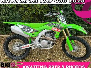 KAWASAKI KXF 450 2025 - UNDER 8 HRS USE - TI BOLT KIT & STRIPE GRIPPER SEAT