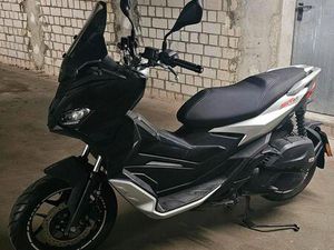 APRILIA SR GT 125 BLACK SILVER