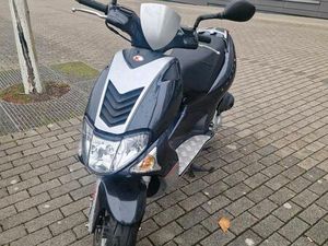 KYMCO SUPER 9 S1 2TAKT 800KM ROLLER 50 CCM TOP ZUSTAND