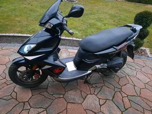 WEINACHTSANGEBOT KYMCO SUPER 8 MIT 45 PAPIERE