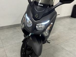 SKUTER SYM 125 GTS EVO PISZ