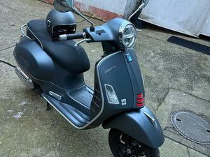 VESPA GTS 125 SUPERSPORT – BAUJAHR 2022 – GRAU TITANIO MATT