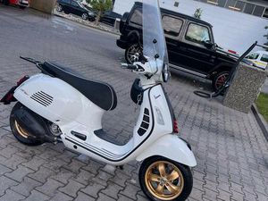 VESPA GTS 300 SUPERSPORT – RACING SIXTIES –