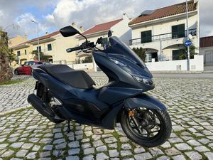 HONDA PCX 2024 TEM GARANTIA HONDA. APENAS 5.200KM CARREGADO E CADAFAIS