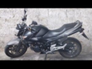SUZUKI GSR 600
