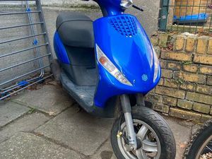 PIAGGIO ZIP 25ER MOTORROLLER