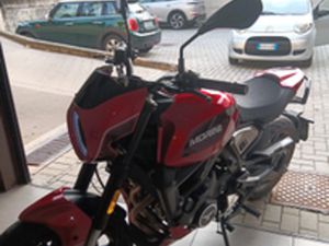 MOTO MORINI SEIEMMEZZO STR 650
