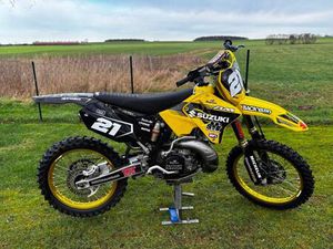SUZUKI RM 250