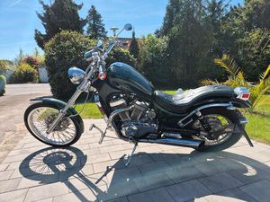 SUZUKI VS 800 MIT UMBAU AME GABEL