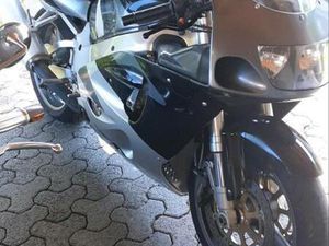 SUZUKI GSX-R 750 SRAD