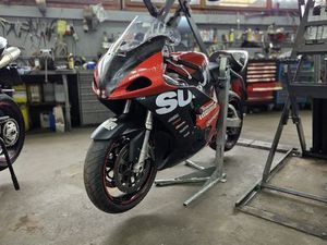 SUZUKI GSXR 750 RENNMOTORRAD